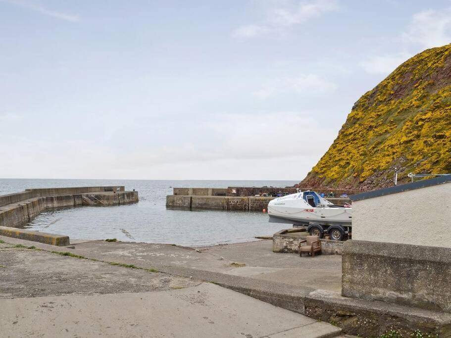 Fisherman'S Cottage In Pennan Exterior photo